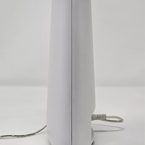 Netgear Orbi Router RBR20 Wifi w/ Power Cord and yellow cable - Picture 6 of 8